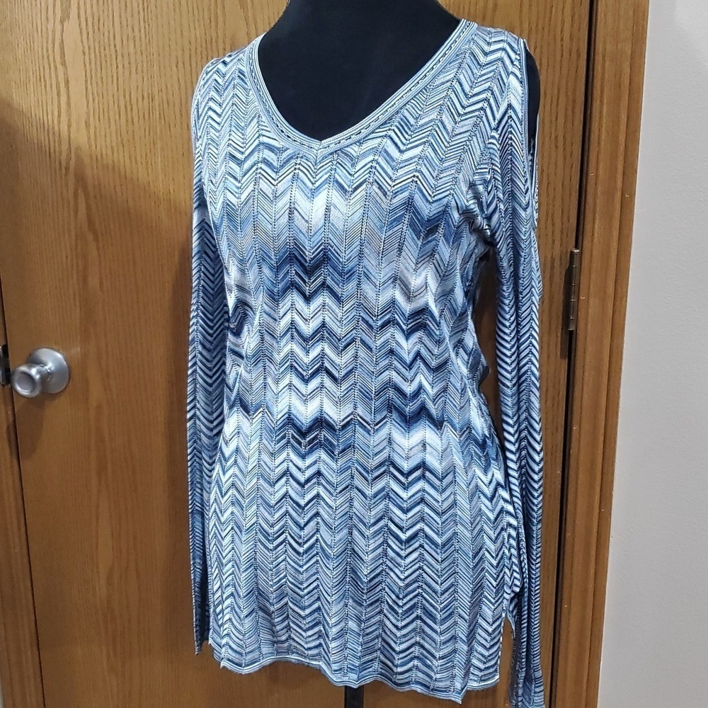 Whbm knit cold shoulder long sleeve variegated blue long length sweater top